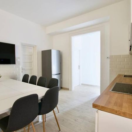 Premium Apartment By Hi5 - Astoria 4 Bedroom بودابست المظهر الخارجي الصورة