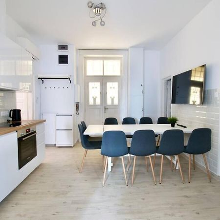 Premium Apartment By Hi5 - Astoria 4 Bedroom بودابست المظهر الخارجي الصورة