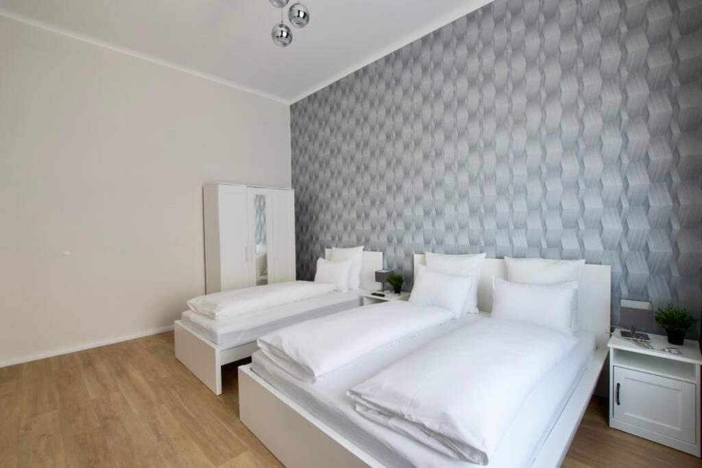 Premium Apartment By Hi5 - Astoria 4 Bedroom بودابست المظهر الخارجي الصورة