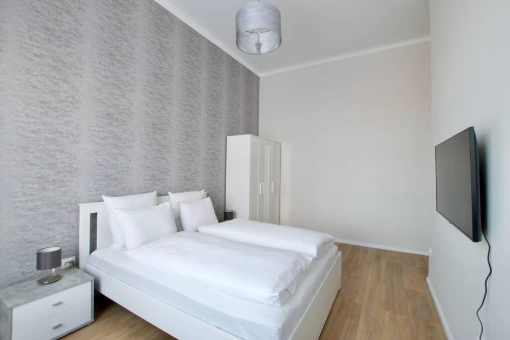 Premium Apartment By Hi5 - Astoria 4 Bedroom بودابست المظهر الخارجي الصورة