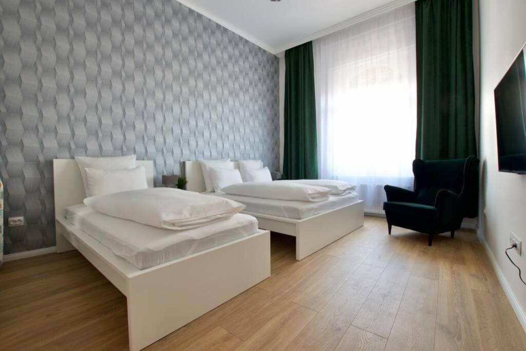 Premium Apartment By Hi5 - Astoria 4 Bedroom بودابست المظهر الخارجي الصورة